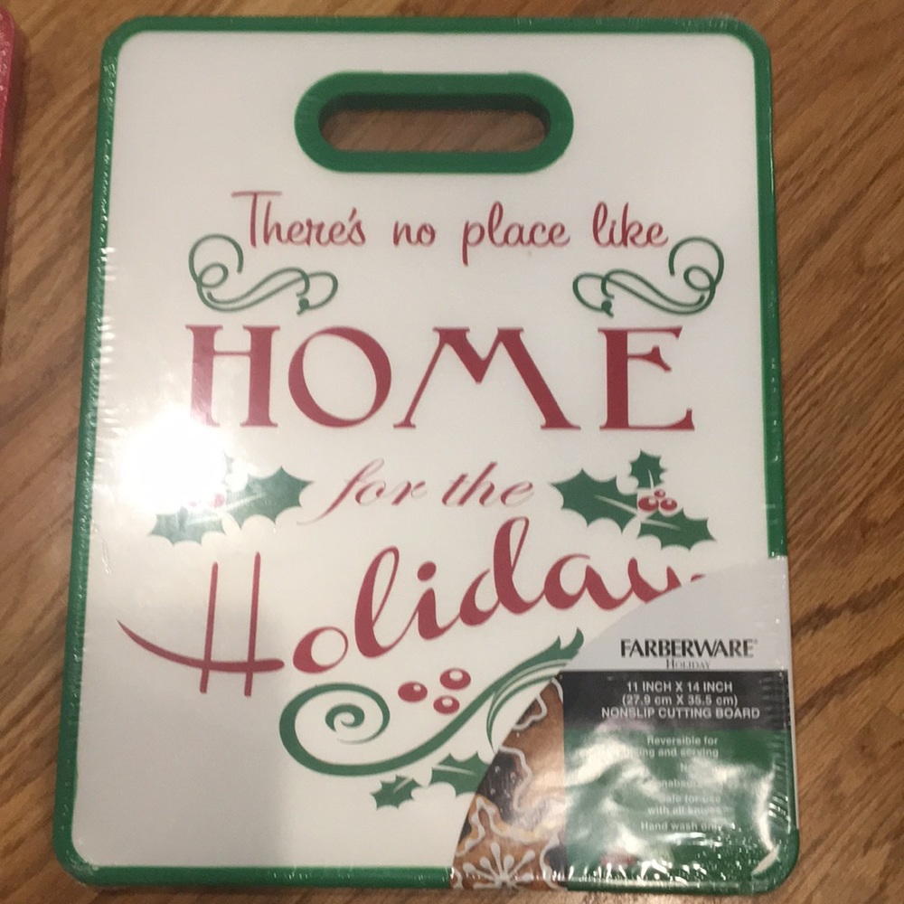 Farberware holiday nonslip cutting board NEw